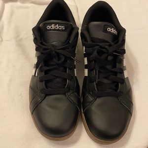 Used Adidas Kids Baseline Sneakers, size 6